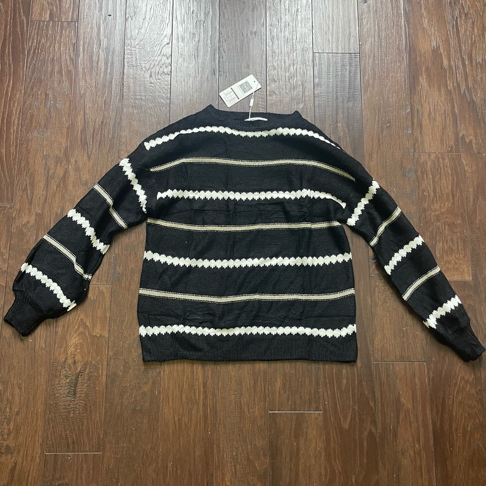 Women’s Angashion size medium black sweater